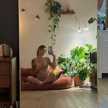  Nude
