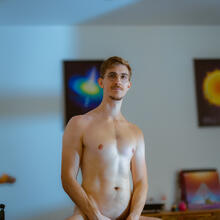  Nude