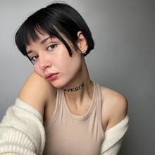  Nude