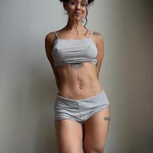  Nude