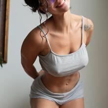  Nude