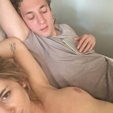  Nude