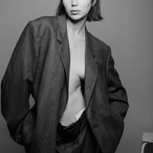  Nude