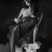  Nude