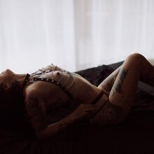  Nude