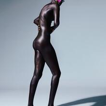  Nude