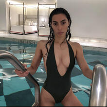  Nude