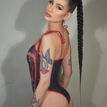  Nude