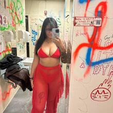  Nude