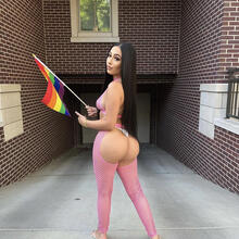  Nude