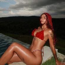  Nude