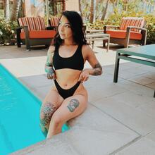  Nude