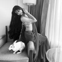  Nude