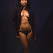  Nude
