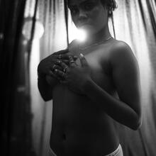  Nude