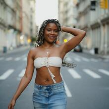  Nude