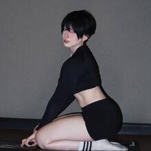  Nude