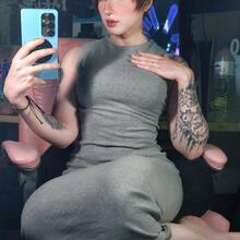  Nude