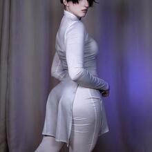  Nude