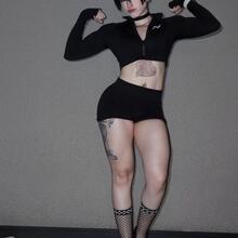  Nude