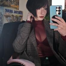  Nude