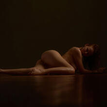  Nude