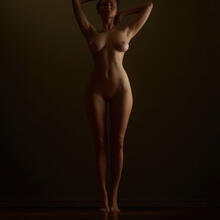  Nude