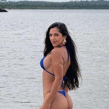  Nude