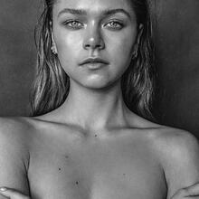  Nude