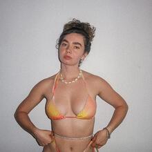  Nude