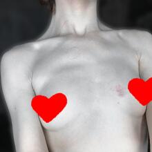  Nude