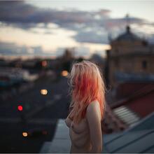  Nude