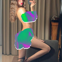  Nude