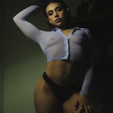  Nude