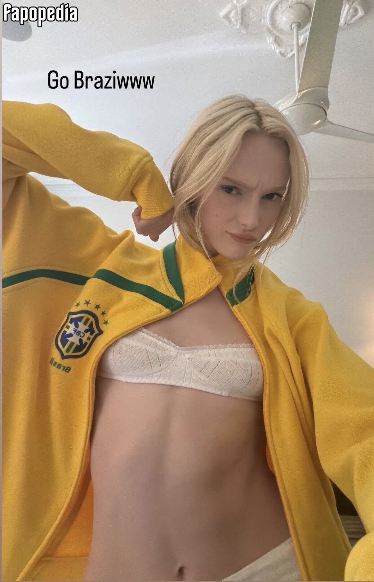Alex Consani Nude Leaks