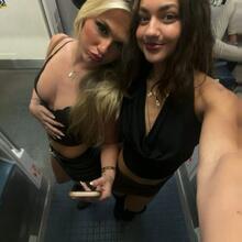  Nude