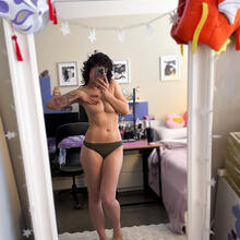  Nude