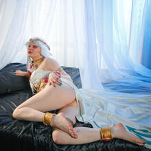  Nude