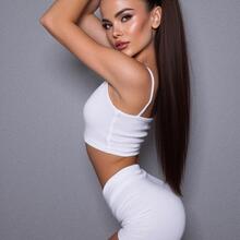  Nude