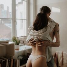  Nude