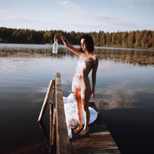 Nude