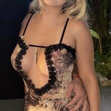  Nude