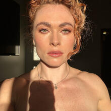  Nude