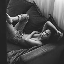  Nude