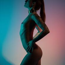  Nude