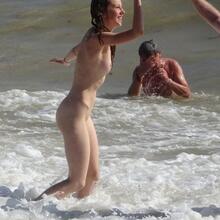  Nude
