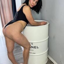  Nude