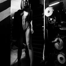  Nude