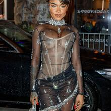  Nude