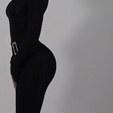  Nude